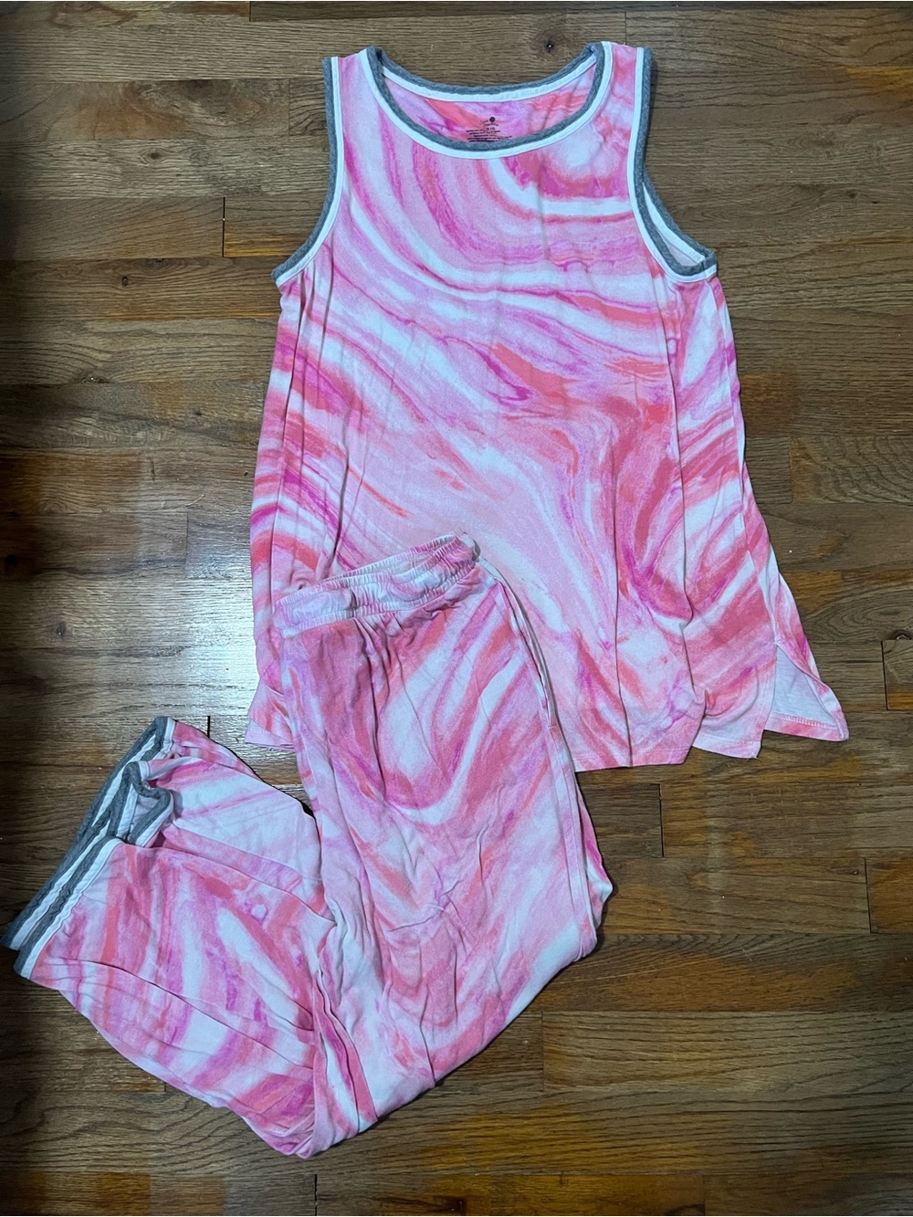 Secret Treasure Medium Pajama Set Matching Jammies Womens Pink Swirls Capri
